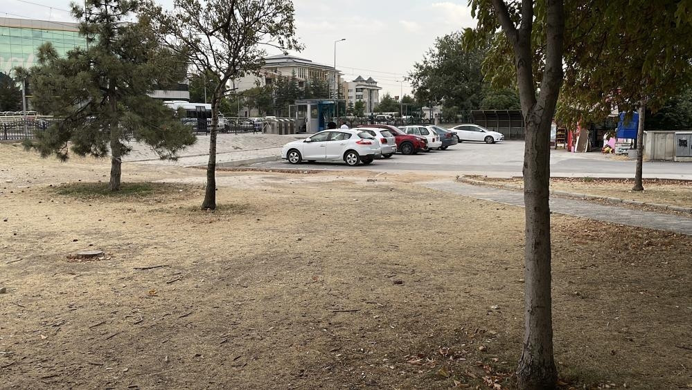 Konya'da Parkta Bıçaklı Kavga: 15 Yaşındaki Çocuk Yaralandı
