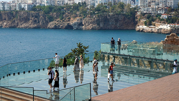 Antalya'da 2 bin yıllık Hıdırlık Kulesi kapılarını açtı: Turistlerin yeni gözdesi oldu