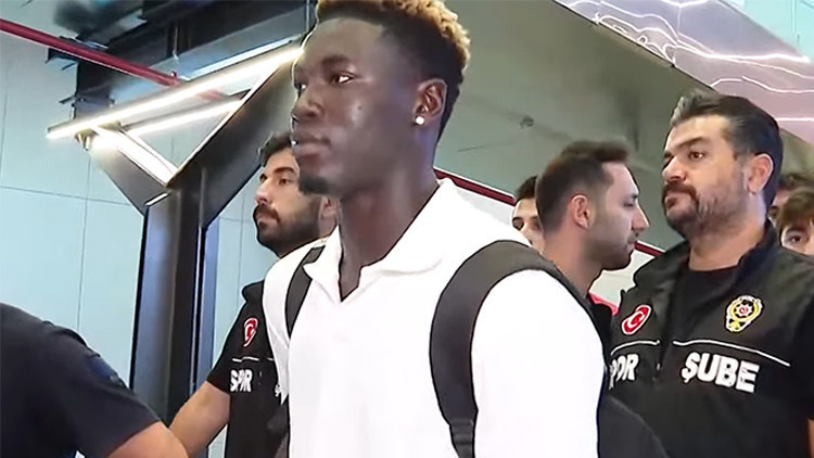 Fenerbahçe'nin yeni transferi Kojo Peprah Oppong İstanbul'da!