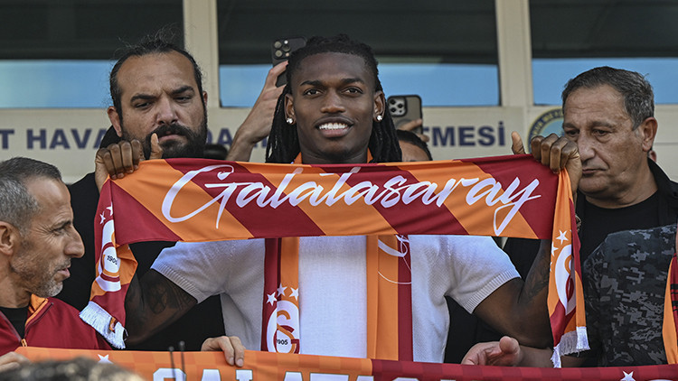 Rafael Leao, Galatasaray’a Katıldı: İstanbul’a Gelişi ve Tercihleri
