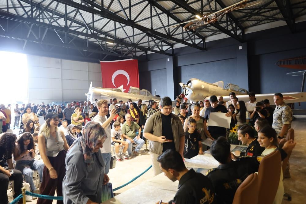 SOLOTÜRK kuyruğu! İstanbul Hava Müzesi'nde yoğun ilgi