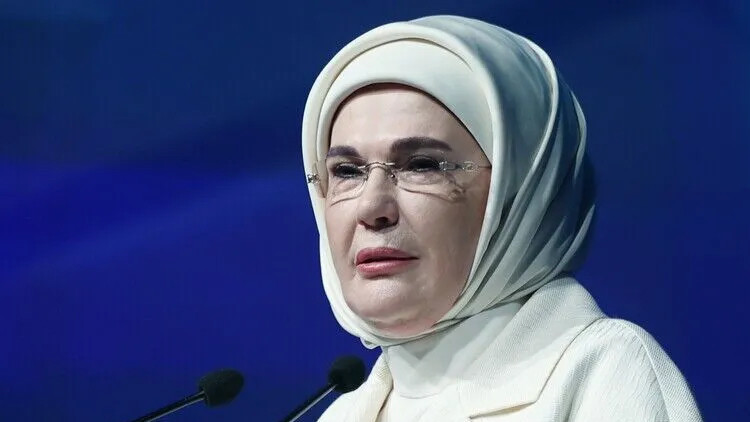Emine Erdoğan'dan 30 Ağustos mesajı: İmkansızı mümkün kılan iradenin zaferi