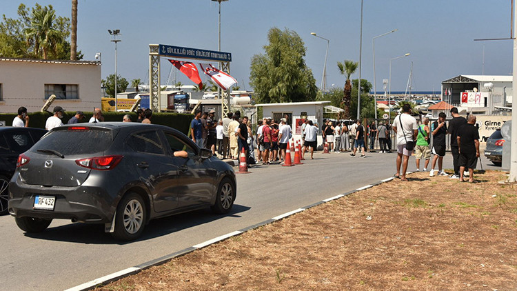 KKTCde yolcu teknesi alabora oldu: Çok sayıda kişi hayatını kaybetti