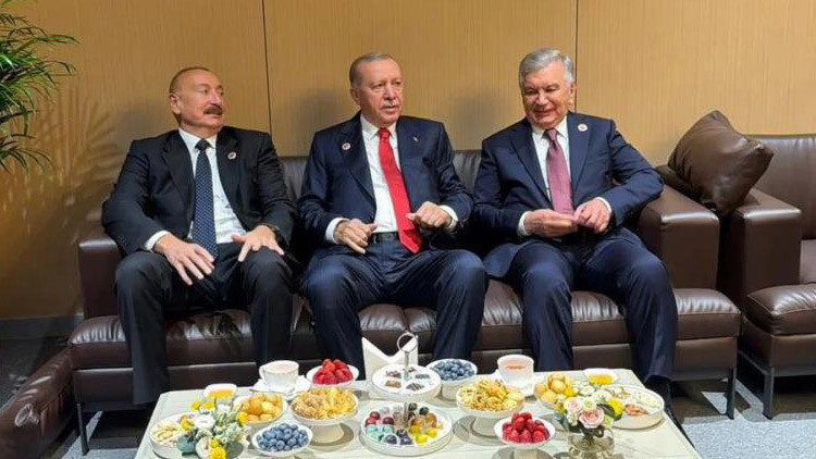 Cumhurbaşkanı Erdoğan, Aliyev ve Mirziyoyev ile bir araya geldi