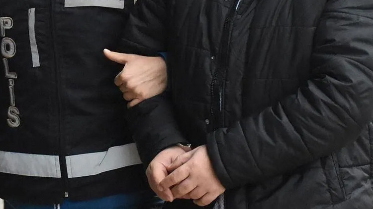 Ankara'da FETÖ'nün bilişim ağına 'Signal' darbesi:…