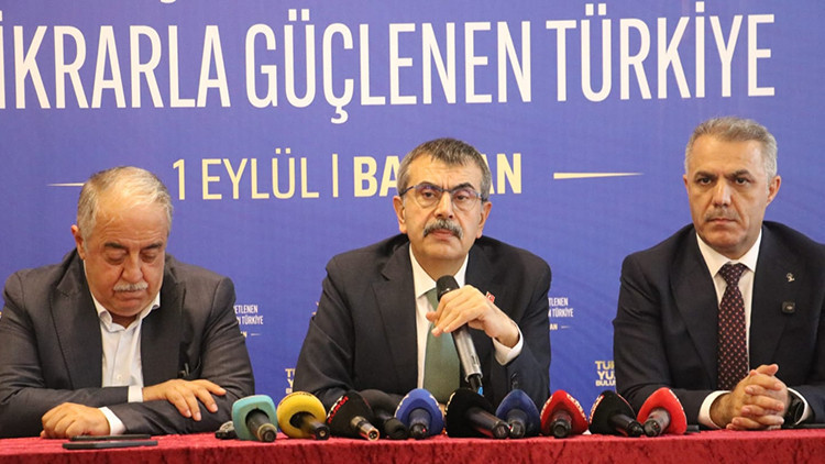 Bakan Tekin'den Batman'da Tarihi Çağrı: Meclis Görevini Yaptı, Şimdi Top Bizde