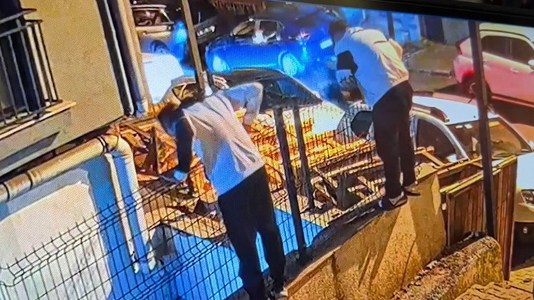 Kağıthane'de 26 yaşındaki kadının feci ölümü: Acı olay kamerada