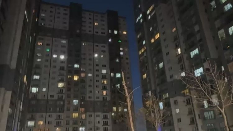 Otoparkta çıkan yangın yüksek katlı binaya sıçradı… 27 kişi hastaneye kaldırıldı