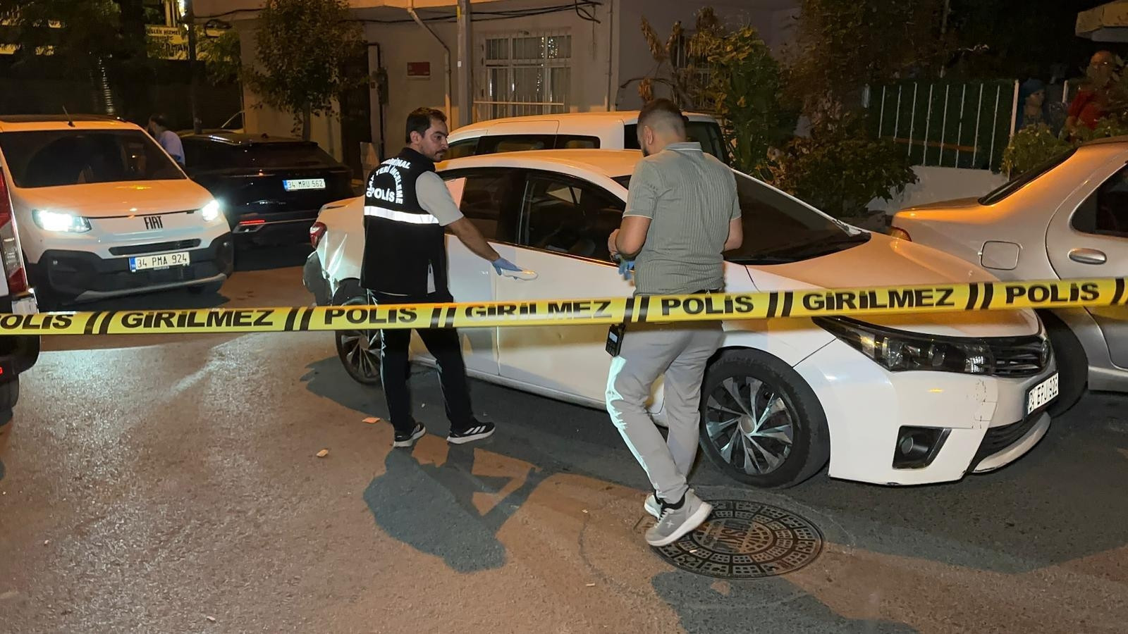 Bayrampaşa’da hareketli dakikalar... Polisin 'dur' ihtarına uymdı, kaçarken kaza yaptı