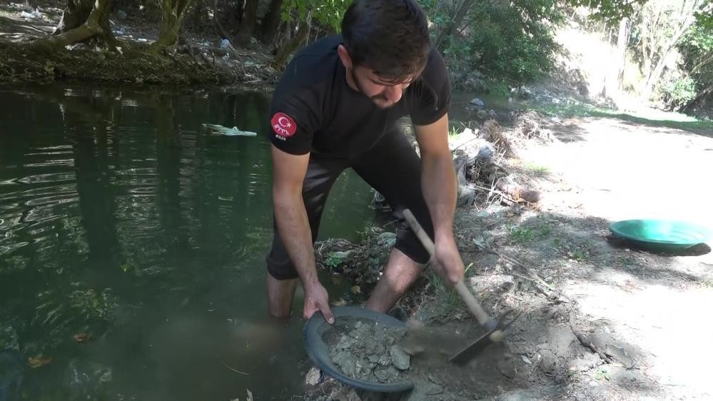 Değerli bölgeleri açıkladı: Her gün 5 gram altın çıkarıyor Türkiyede altın çok arayan yok Değerli bölgeleri açıkladı: Her gün 5 gram altın çıkarıyor Türkiyede altın çok arayan yok
