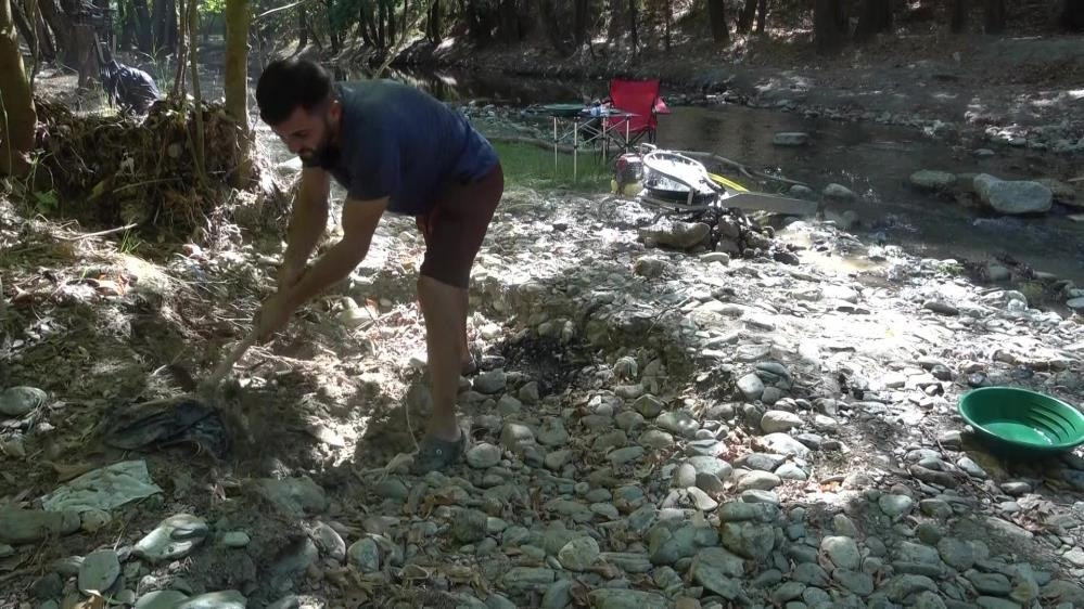 Değerli bölgeleri açıkladı: Her gün 5 gram altın çıkarıyor Türkiyede altın çok arayan yok Değerli bölgeleri açıkladı: Her gün 5 gram altın çıkarıyor Türkiyede altın çok arayan yok