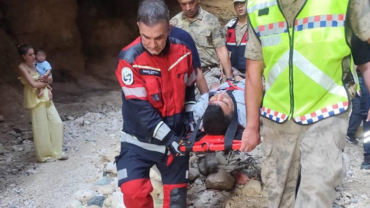 Tarihi tünelde 2 günlük esaret: Düşüp mahsur kalan genci jandarma buldu