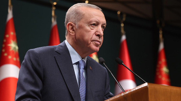 Cumhurbaşkanı Erdoğan, dünya gençler ralli şampiyonu Ali Türkkan'ı tebrik etti
