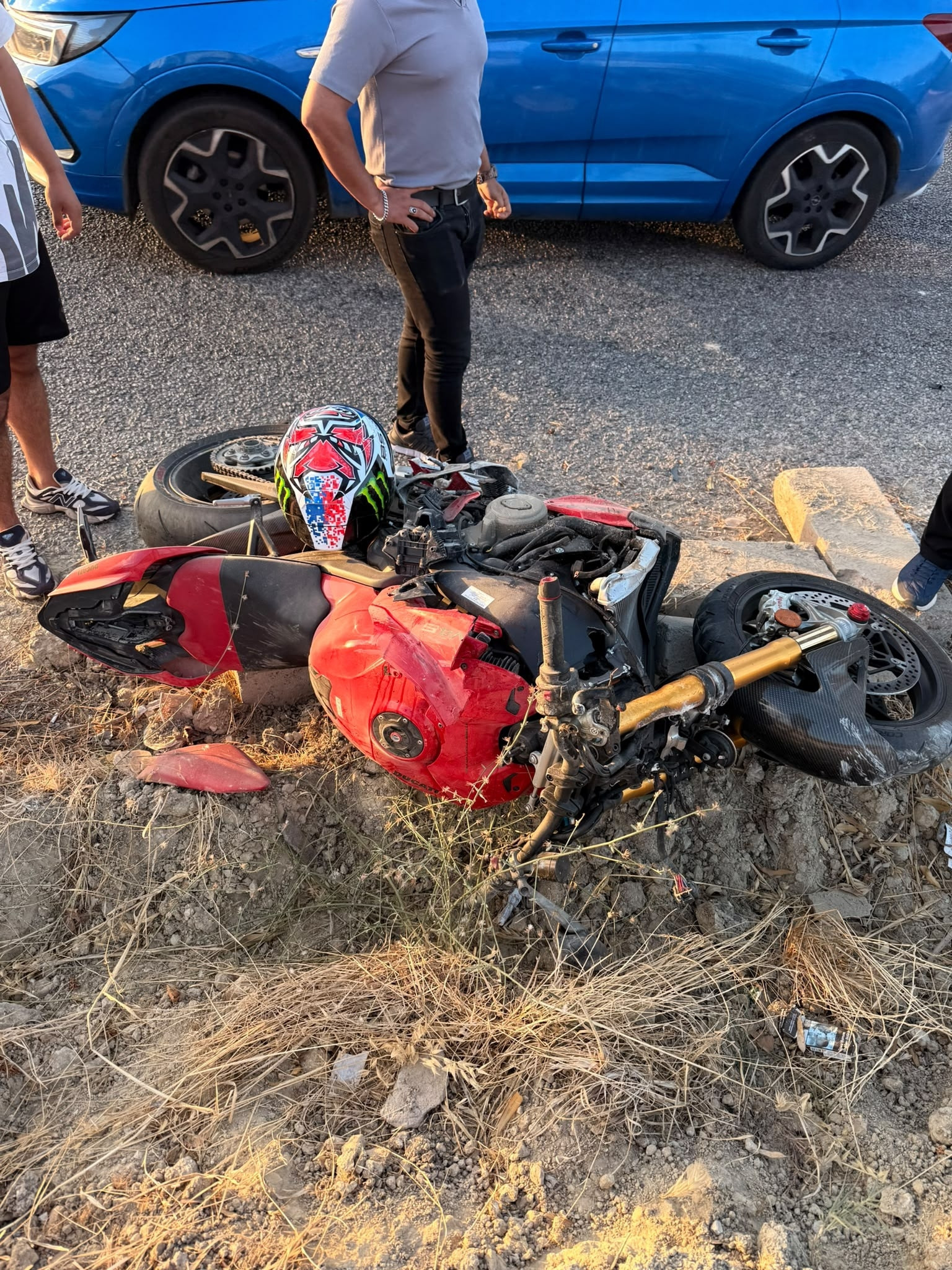 Selçuk Haberleri - İzmir'de refüje çarpan motosikletin sürücüsü hayatını kaybetti - İzmir Haberleri