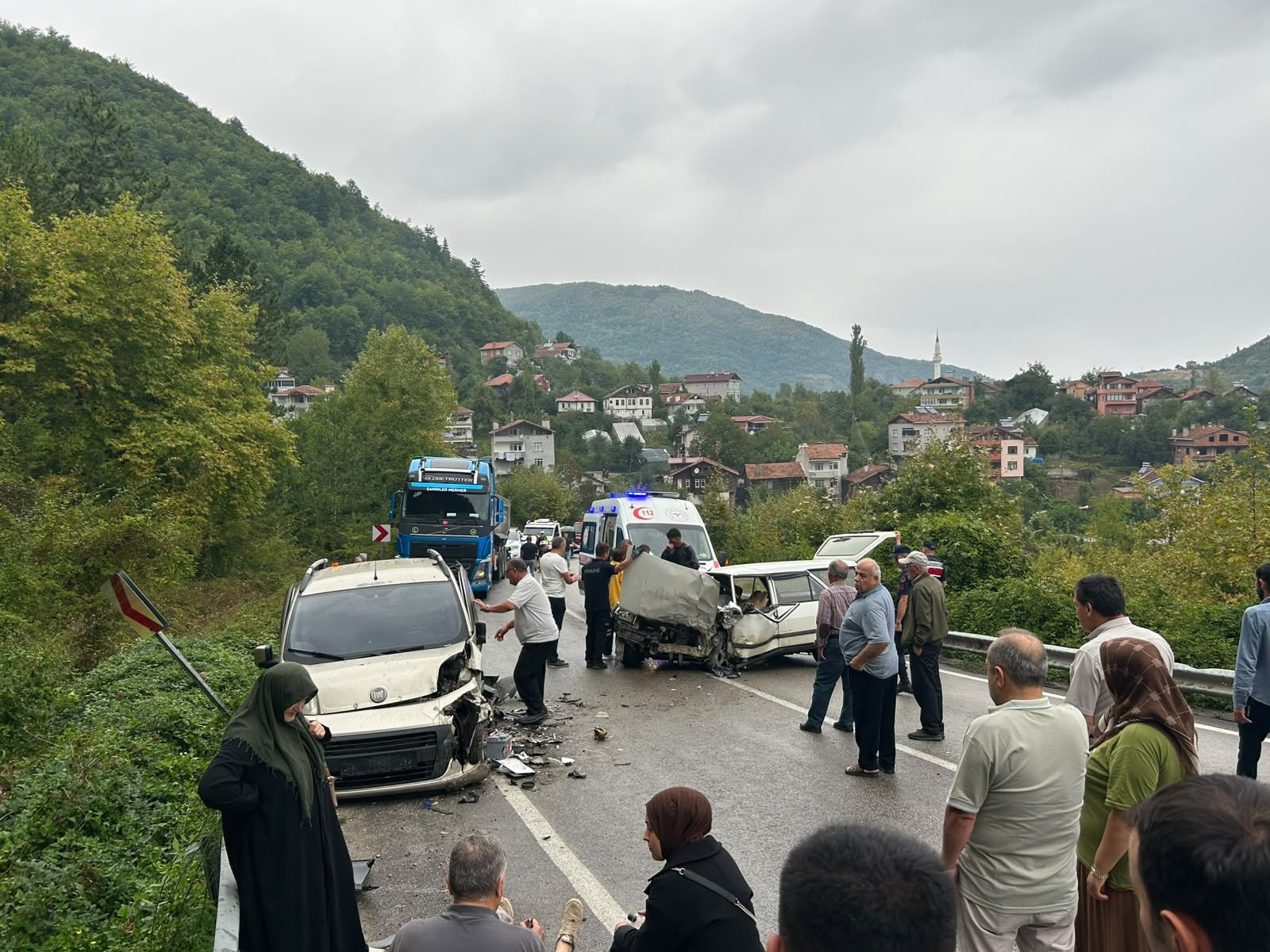 İnebolu Haberleri - Otomobil ve hafif ticari araç çarpıştı: 1'i bebek, 7 yaralı - Kastamonu Haberleri