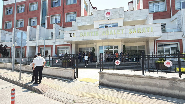 Bartın'da sanal medyada müstehcen yayın operasyonu: 2 şüpheli tutuklandı