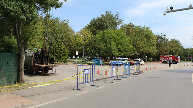 İlçede büyük endişe yarattı: 40 metre derinlikte çıktı! 24 saat dönüşümlü nöbet tutuyorlar
