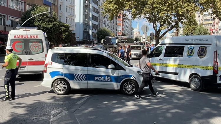 İstanbul'da feci kaza: Kırmızı ışığı fark etmeyen genç hayatını kaybetti