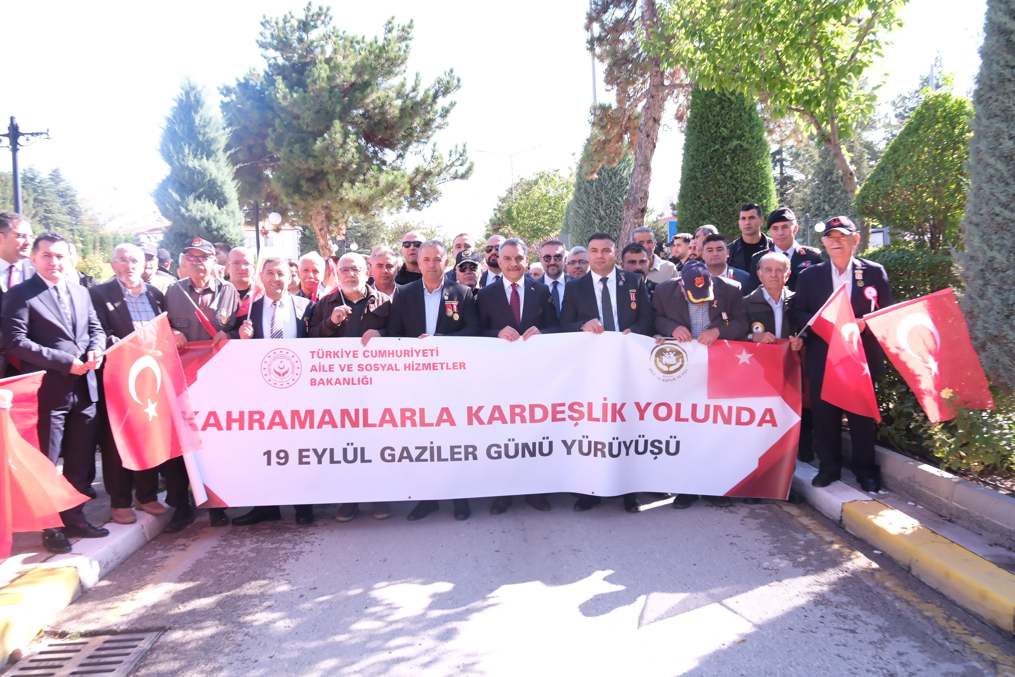Yozgat Haberleri - Yozgat'ta Gaziler Günü dolayısıyla yürüyüş düzenlendi - Yerel Haberler