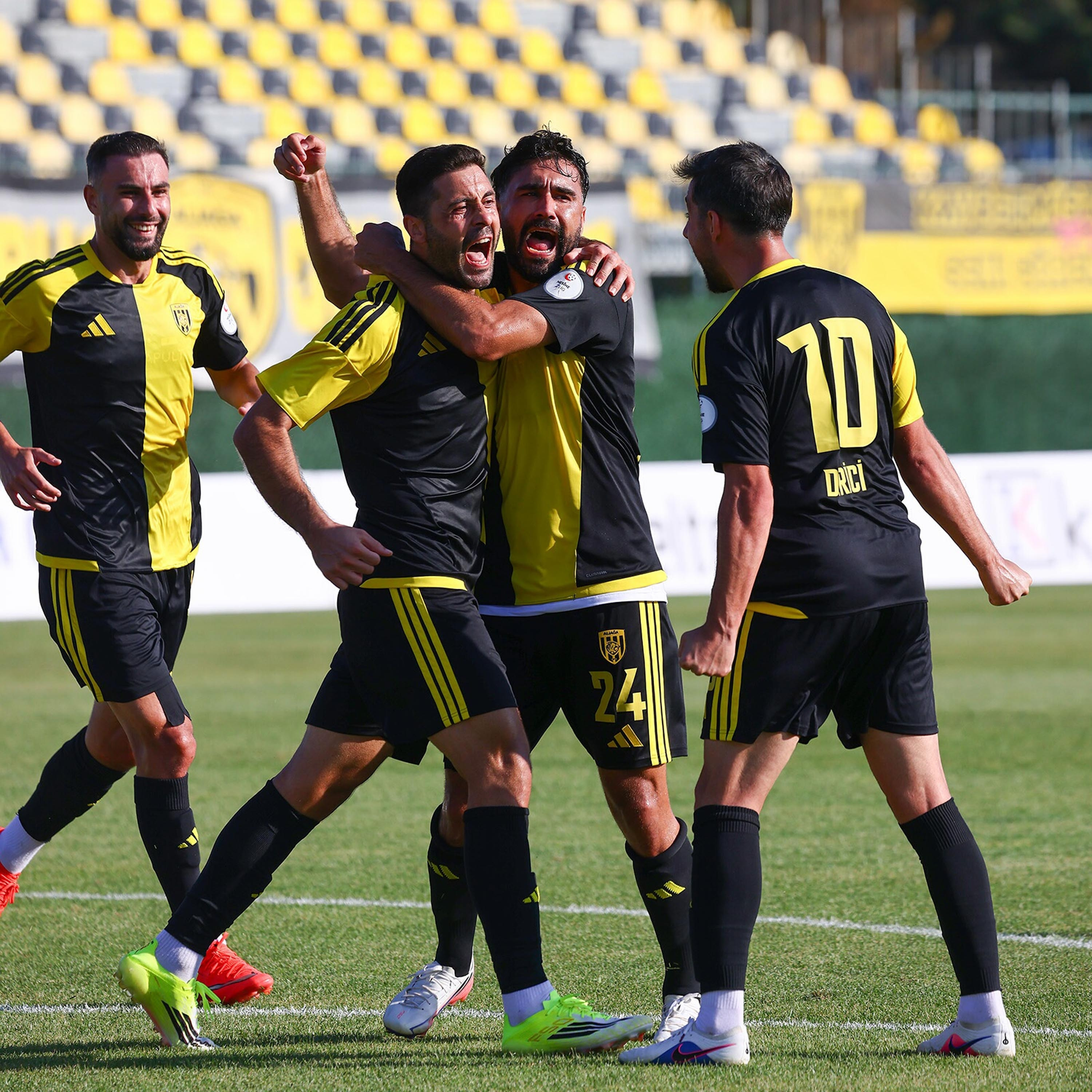 İzmir Haberleri - Lider Aliağa FK 3'te 3 peşinde - Yerel Haberler
