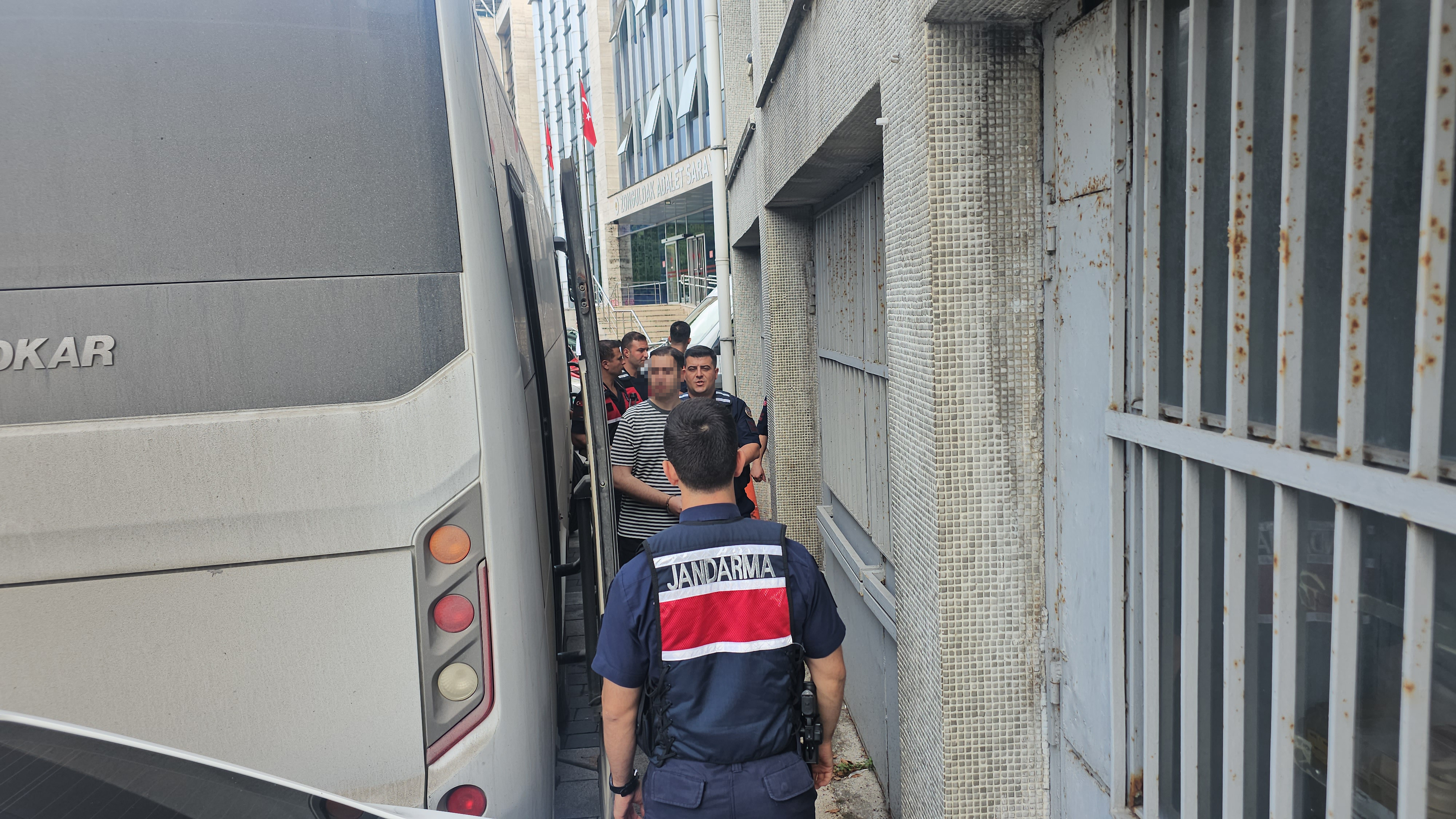 Zonguldak Haberleri - Zonguldak’ta terör örgütü davasında 2 tahliye - Merkez Haberleri