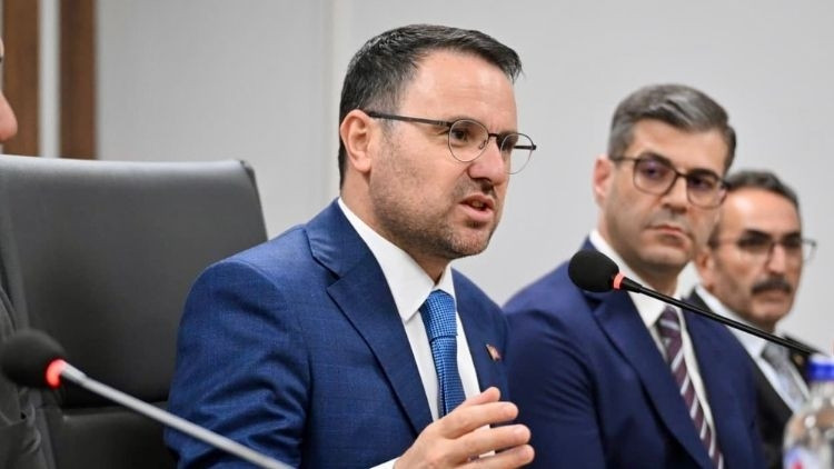 Adalet Bakanı Gürlek: Kanunun yürürlüğe girebilmesi için örgütün tasfiyesi ve silahlarını bırakılması gerekiyor