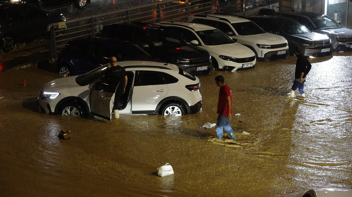 Trabzon'da sağanak etkili oldu