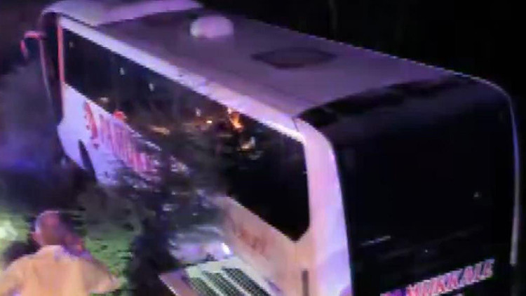 Manisa'da yolcu otobüsü yoldan çıktı: 2’si ağır 18 yaralı