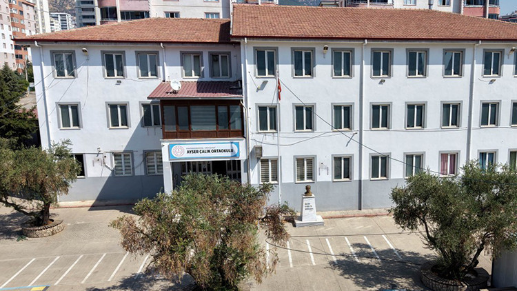 1 öğretmen 9 öğrenci hayatını kaybetmişti: Kahramanmaraş'taki okul binası için yeni karar