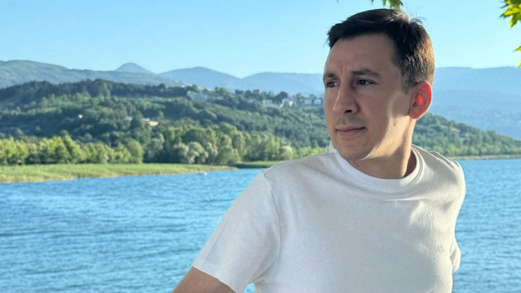 Motosiklet sürerken kalp krizi geçirdi: Feci kazada hayatını kaybetti