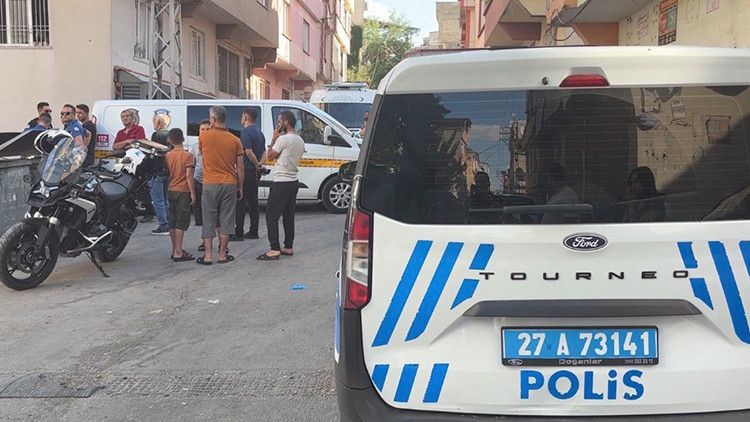 Gaziantep'te kan donduran olay: Evde eşini öldürdü, sokağa çıkıp rastgele ateş açtı! 4 yaralı