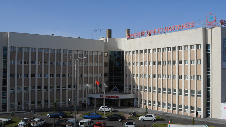 Kadın doğum doktoru hakkındaki iddia üzerine operasyon: 3 kişi tutuklandı