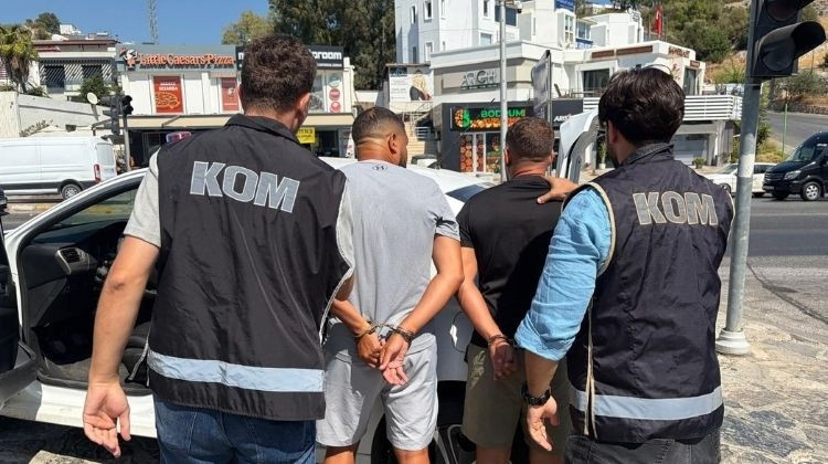 Kırmızı bültenle aranıyordu, Bodrum'da yakalandı