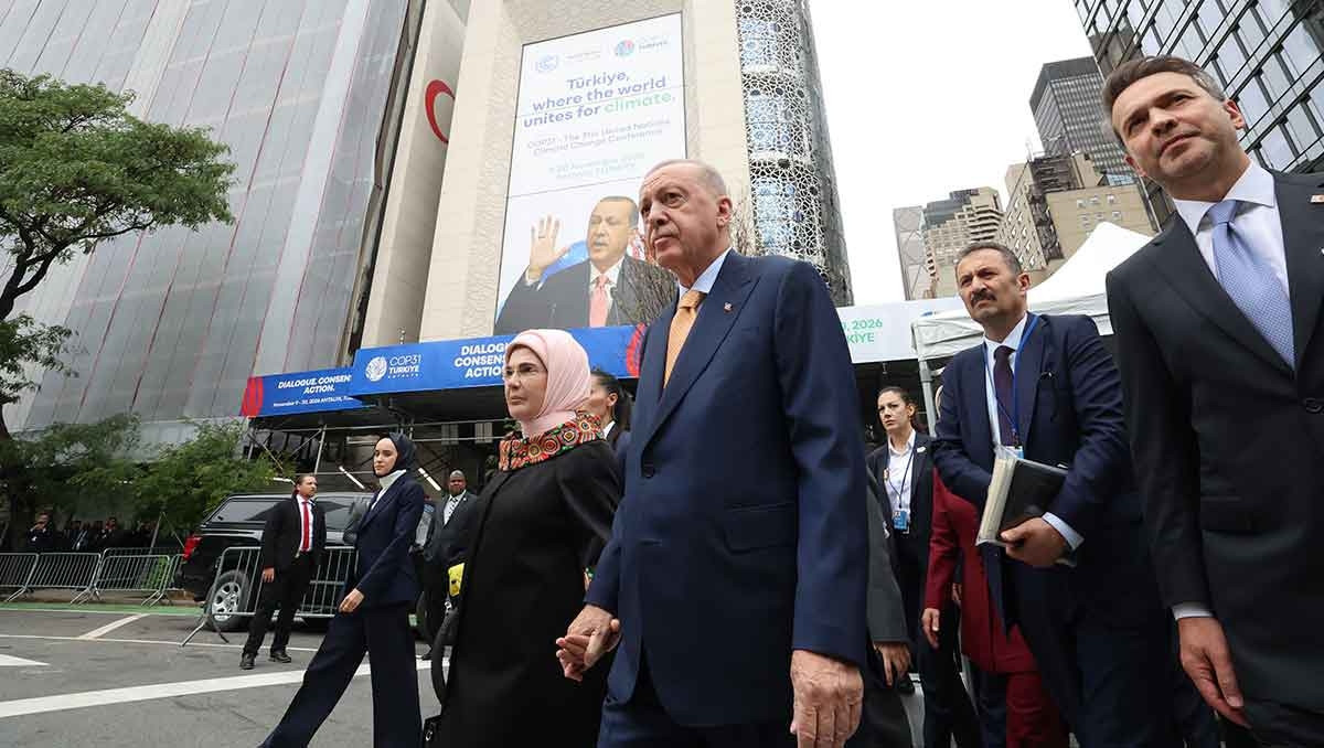 Devlet başkanları ve eşleri onuruna verilen davete katıldı