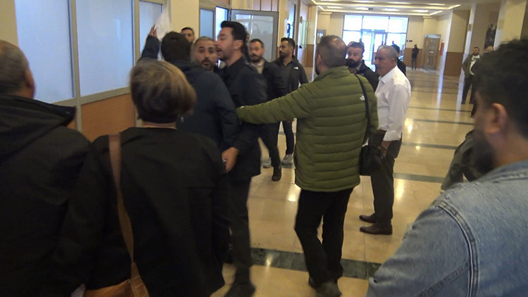 Dilovası'ndaki fabrika yangını davasında keşif gerginliği: Taraflar birbirine girdi