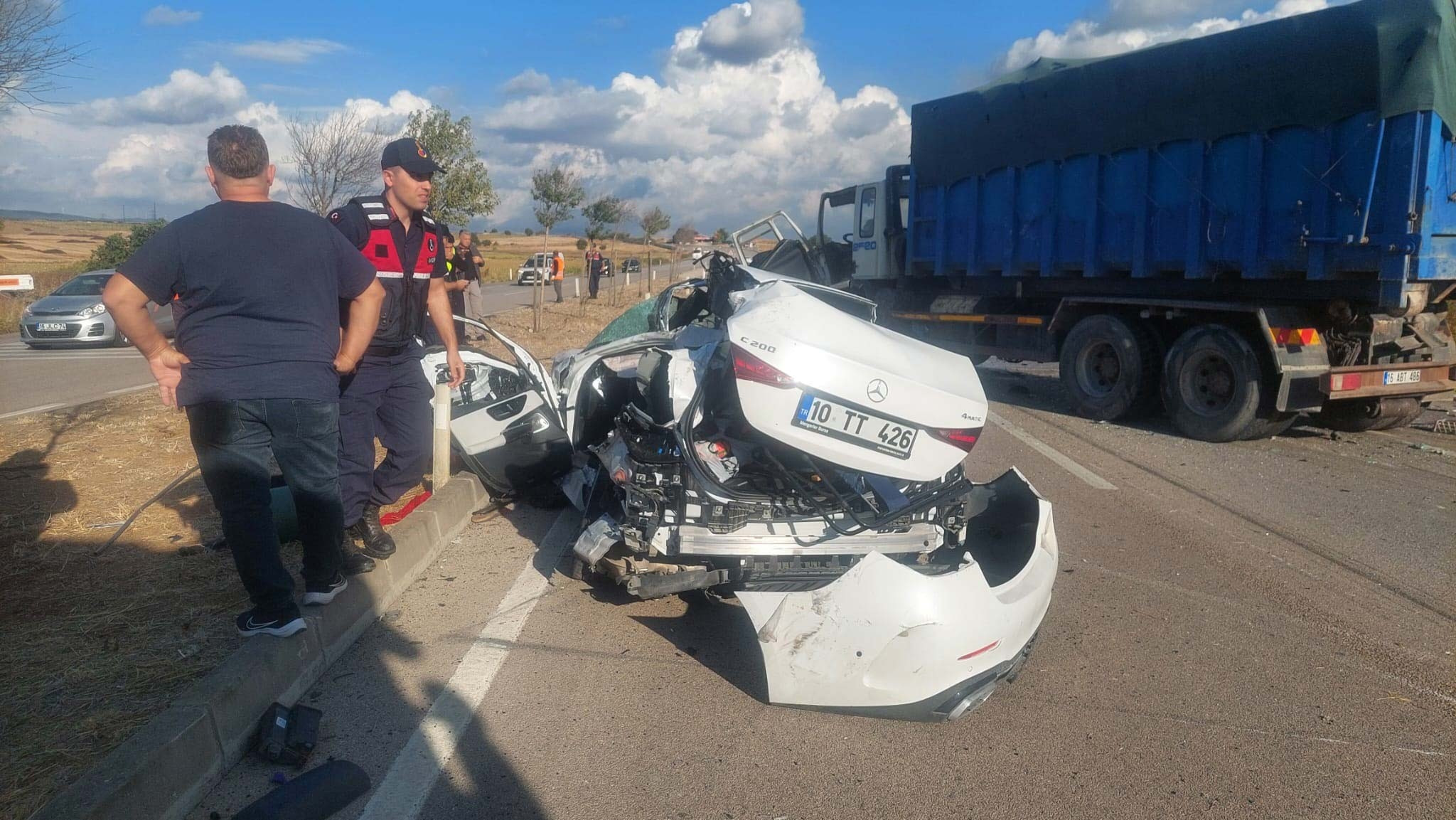 Balıkesir'de kahreden kaza! Hamile anne ve kızı öldü; ameliyata alınan kadının bebeği de kurtarılamadı