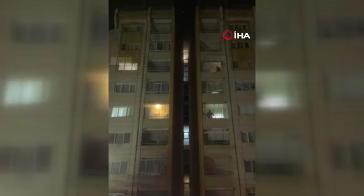 Etimesgut’ta apartman dairesinde yangın! Vatandaşlar tahliye edildi