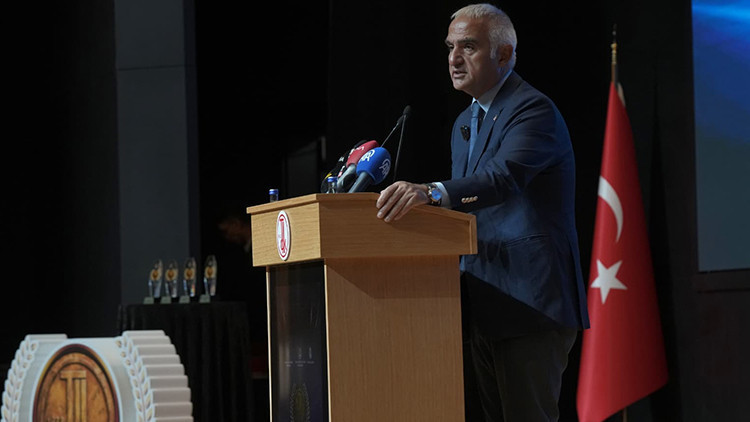 'Türk Diline Hizmet Ödülleri' sahiplerini buldu