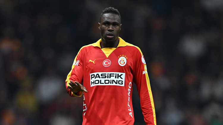 Galatasaray'da Singo'nun dönüşü yine ertelendi! İşte hedeflenen yeni tarih