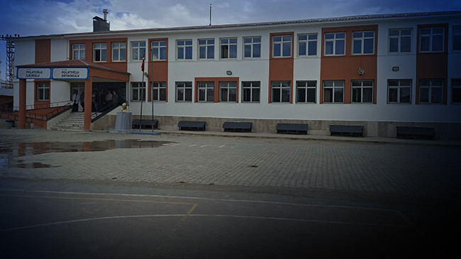 Van'da bir öğrenci okula tüfekle geldi! Eğitime ara verildi