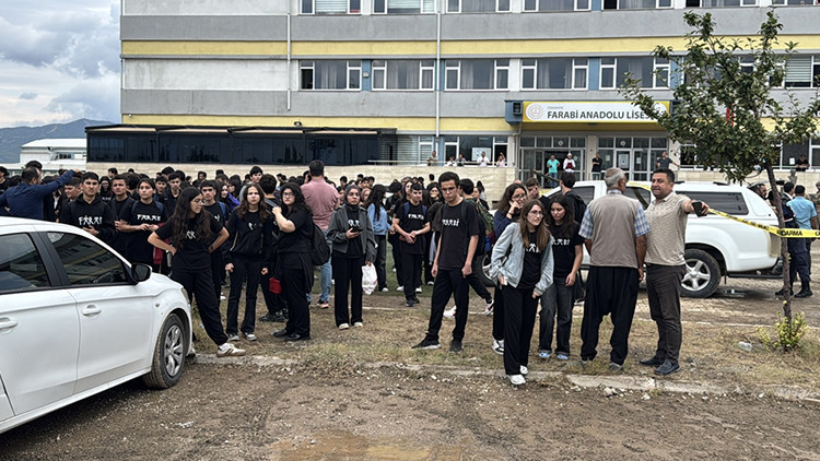 Öğretmen, okul bahçesinde yeğeni tarafından öldürüldü | Acı detayı vali açıkladı: Katilini yetiştirip evlat olarak bakmış