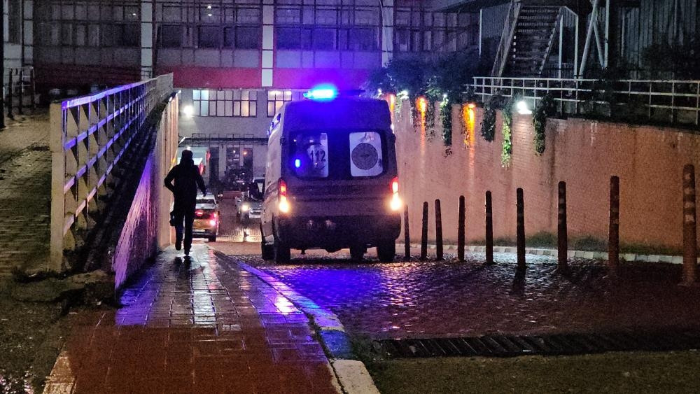 Kömür silosuna düşen madenci yoğun bakıma alındı