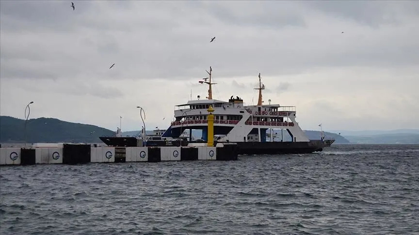 Gökçeada feribot seferlerine fırtına engeli