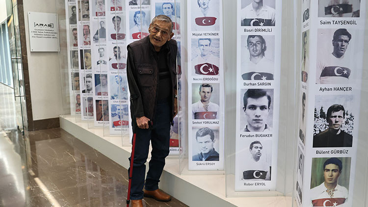 Fenerbahçe'nin efsane kalecisi Şükrü Ersoy hayatını kaybetti
