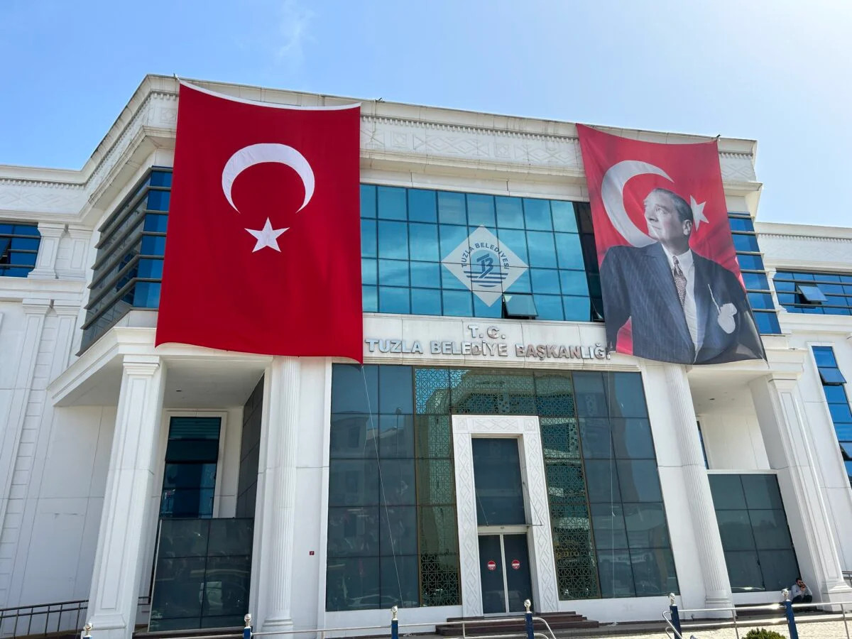 Tuzla Belediye Başkanı Bingöl'den, ilçede iki mahallede oluşan koku şikayetine ilişkin açıklama