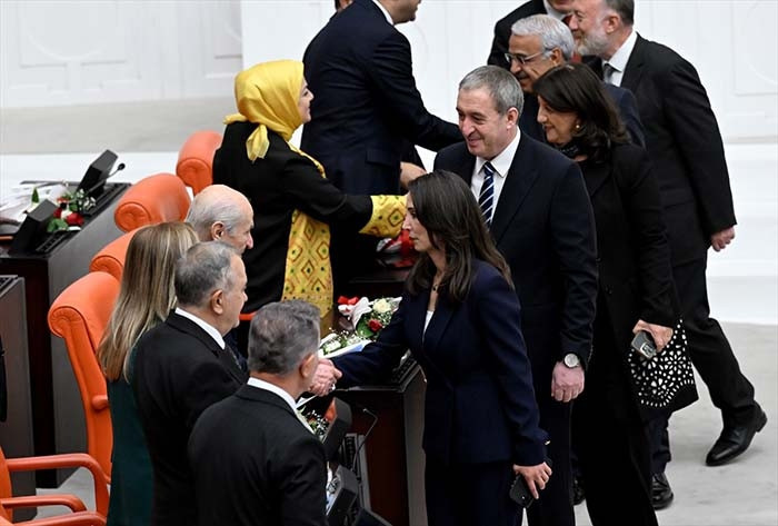 TBMM 28. Dönem 5. Yasama Yılı başladı Mecliste dikkat çeken kareler TBMM 28. Dönem 5. Yasama Yılı başladı Mecliste dikkat çeken kareler