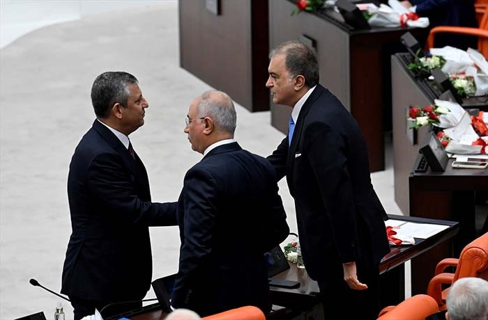 TBMM 28. Dönem 5. Yasama Yılı başladı Mecliste dikkat çeken kareler TBMM 28. Dönem 5. Yasama Yılı başladı Mecliste dikkat çeken kareler