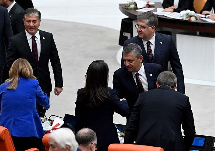 TBMM 28. Dönem 5. Yasama Yılı başladı Mecliste dikkat çeken kareler TBMM 28. Dönem 5. Yasama Yılı başladı Mecliste dikkat çeken kareler