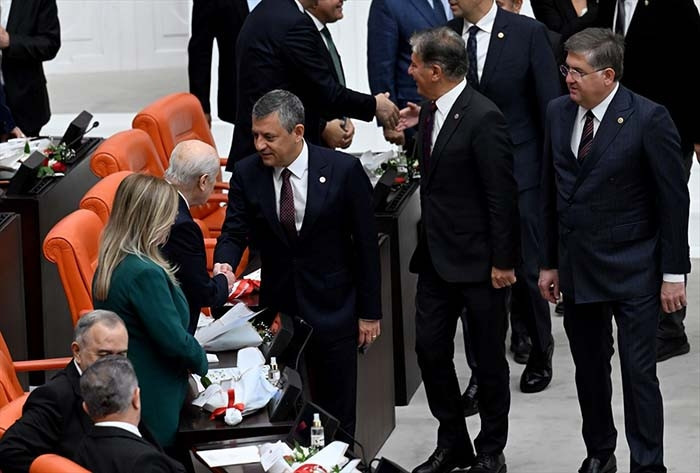 TBMM 28. Dönem 5. Yasama Yılı başladı Mecliste dikkat çeken kareler TBMM 28. Dönem 5. Yasama Yılı başladı Mecliste dikkat çeken kareler