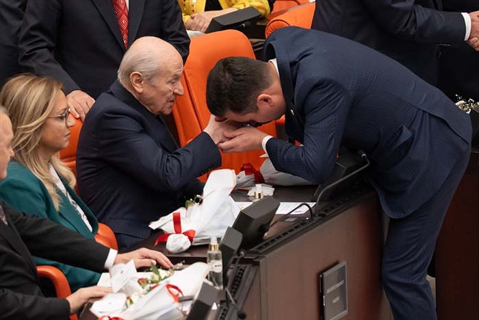 TBMM 28. Dönem 5. Yasama Yılı başladı Mecliste dikkat çeken kareler TBMM 28. Dönem 5. Yasama Yılı başladı Mecliste dikkat çeken kareler